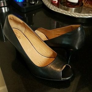 NEW CLARK'S 21/2 " HEELS, BLACK LEATHER